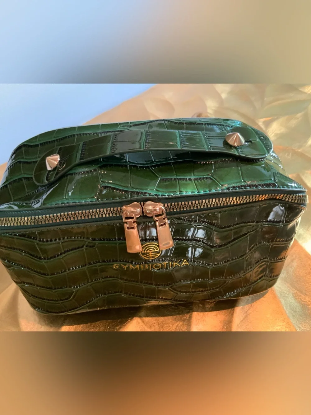 Green Croc-Embossed Makeup Bag